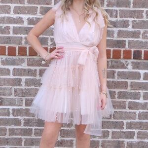 Boutique - Layered Tulle Mini Dress Color Blush Sz Large - NWT‎